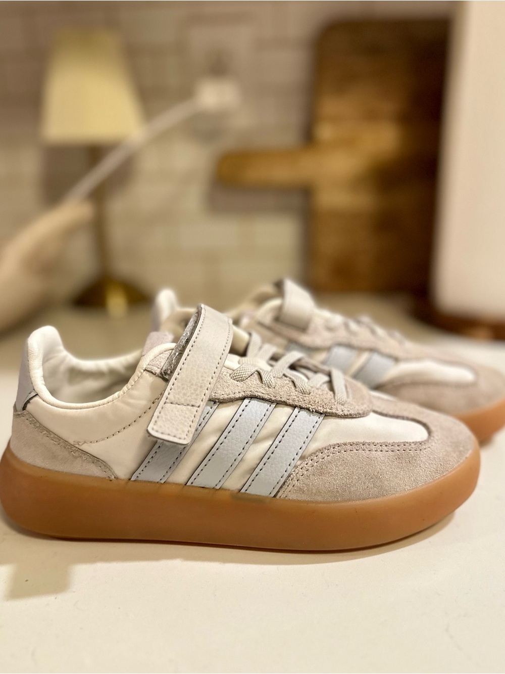 adidas Barreda Decode Unisex Basic Chunky Kids Sneakers Sz 2.5 Gum Sole Neutral